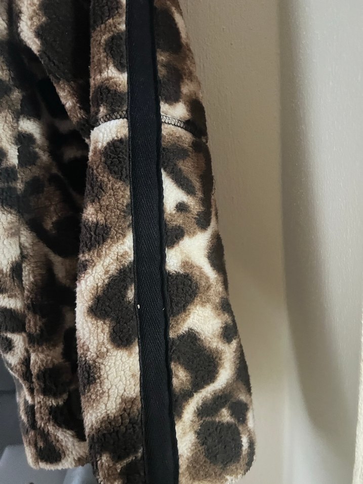 Kahverengi Leopar Desenli Kürklü mont - Görsel 4