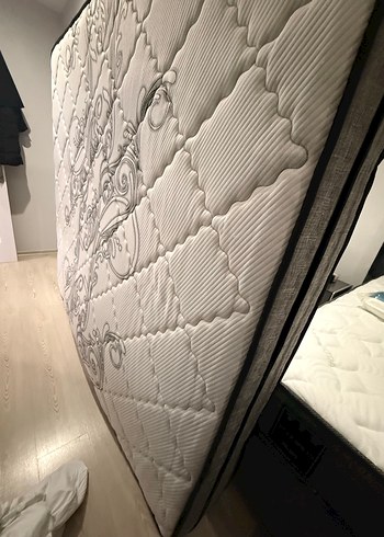 Gri Düz Desenli Yatak - Görsel 3