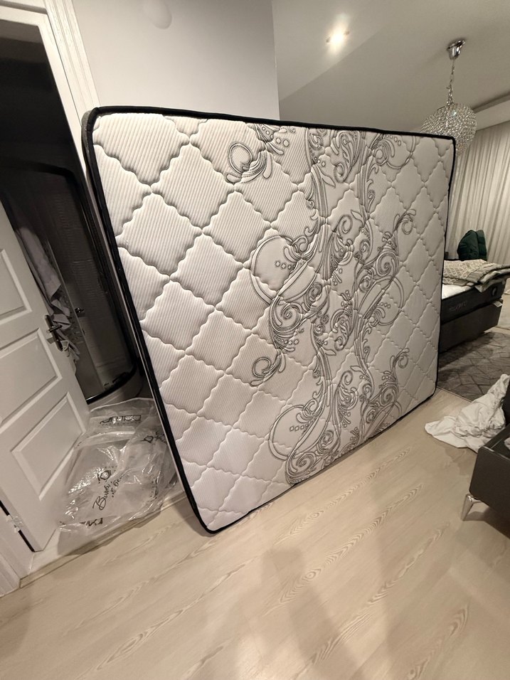 Gri Düz Desenli Yatak - Görsel 2