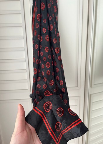 Kırmızı Desenli İpek Görünümlü Bohem Kadın eşarp - Görsel 2