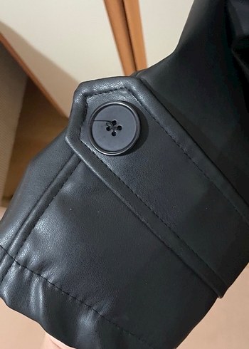 Siyah Deri Mini Kürk Detaylı Ceket - Görsel 3