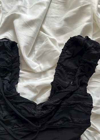 Siyah Gotik Fırfırlı Strappy Büstiyer - Görsel 2