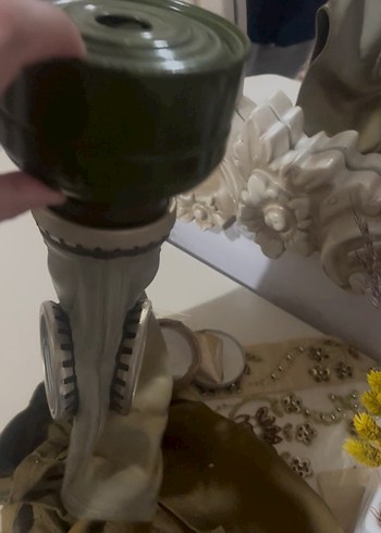 Gaz maskesi Bej ve Gri Aksiyon Figürü - Görsel 3