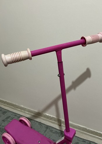 Pastel Pembe Çocuk Scooter'ı - Görsel 3