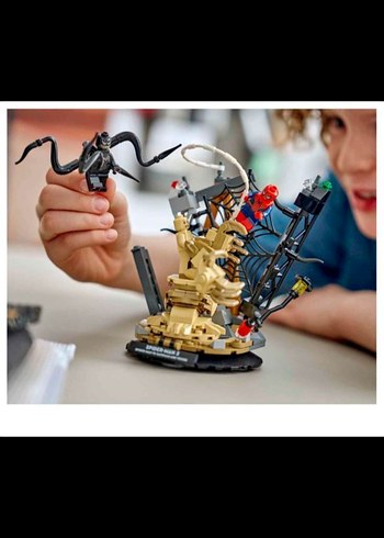 LEGO Marvel Örümcek Adam Kum Adama Karşı Efsanevi Savaş 201parça - Görsel 4