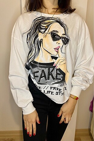 Baskılı beyaz sweatshirt