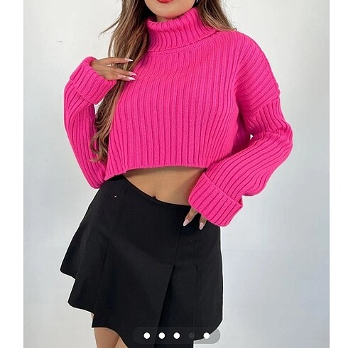 Pembe boğazlı triko kazak