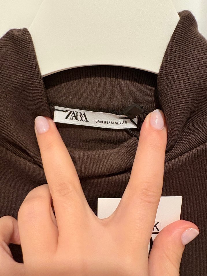 Kahverengi Boğazlı Dar Kesim Kadın Bluz - Görsel 3