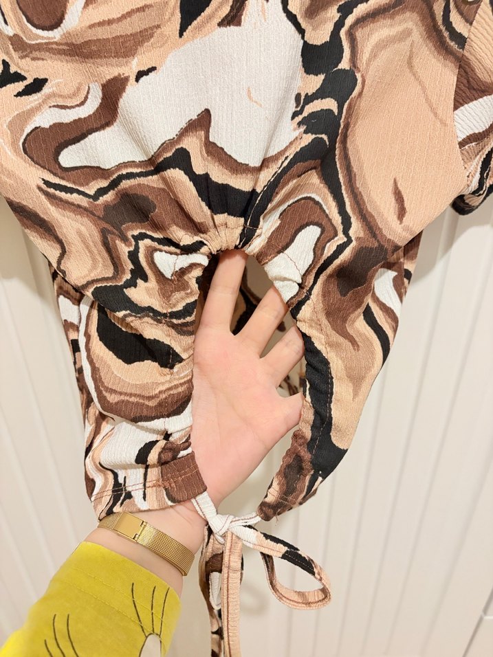 Kahverengi Bağcıklı Kısa Kollu Bluz - Görsel 3