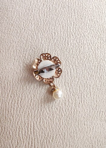 Bej İnci Boncuklu Çiçek Desenli Kadın Broş - Görsel 3