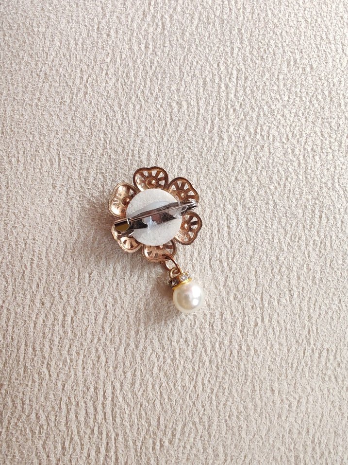 Bej İnci Boncuklu Çiçek Desenli Kadın Broş - Görsel 3