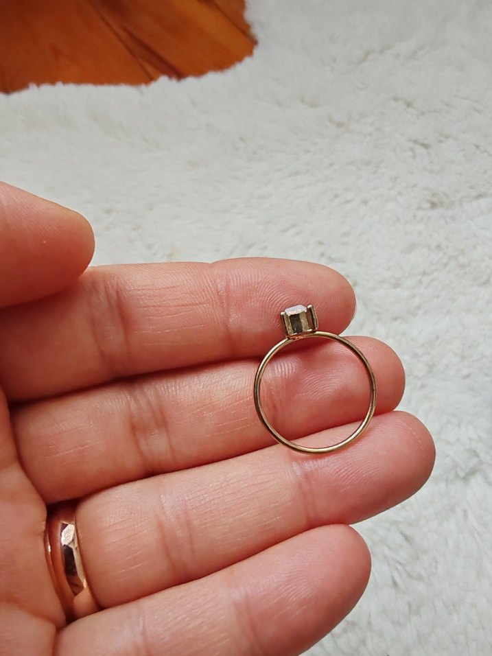 Minimalist Beyaz Taşlı Kadın Yüzük - Görsel 3