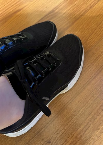 Orjinal nike marka siyah kadın spor ayakkabı - Görsel 4