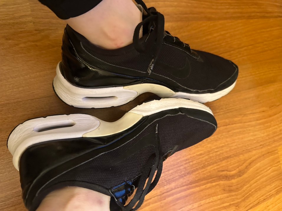 Orjinal nike marka siyah kadın spor ayakkabı - Görsel 2