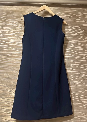 Kolsuz Lacivert Elbise Kırmızı Şeritli - Görsel 2