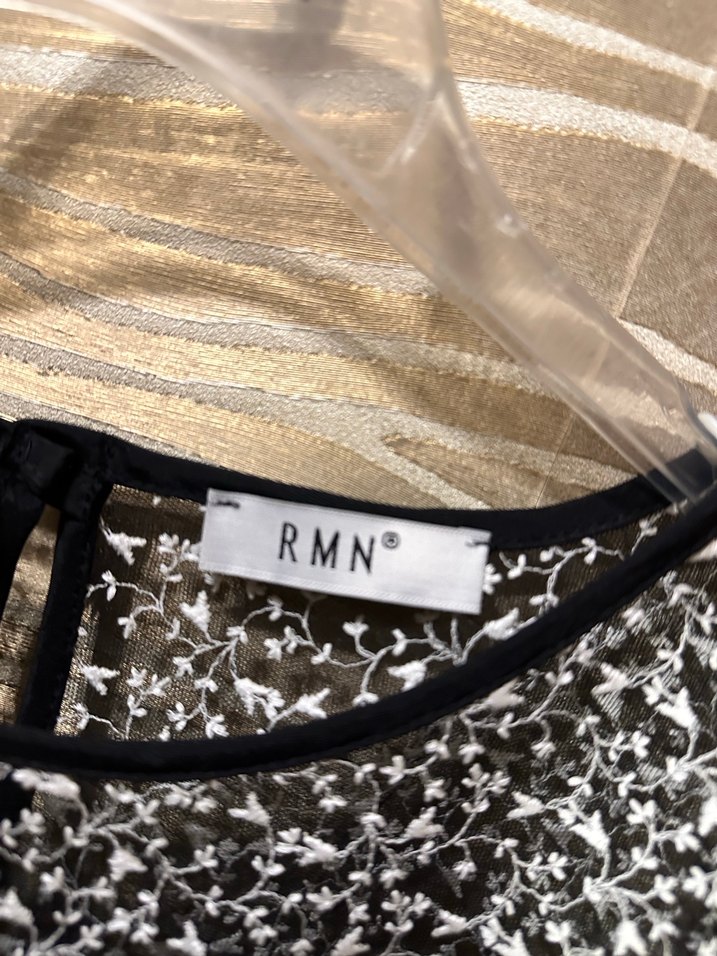 RMN Marka işlemeli elbise - Görsel 3