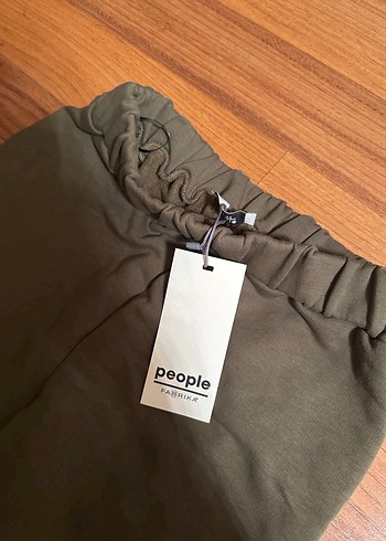 Dizi yırtık lastik paçalı eşofman altı - Görsel 2