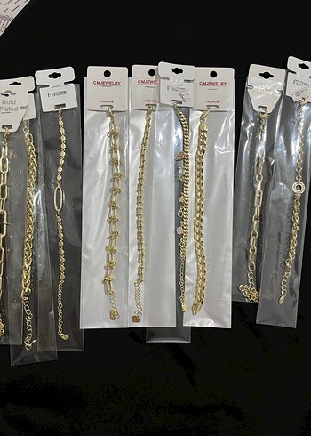 Zincir Detaylı Parlak Altın Kadın Bileklik - Görsel 6