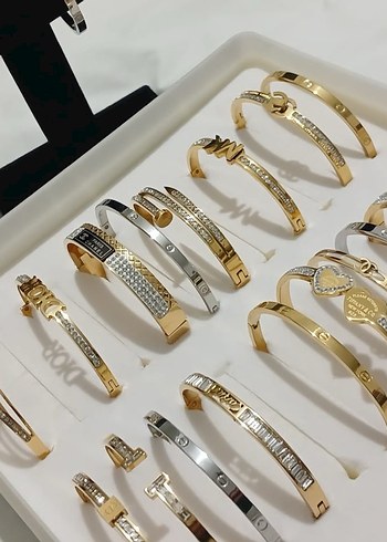 Işıltılı Minimalist Altın Bilezik - Görsel 2