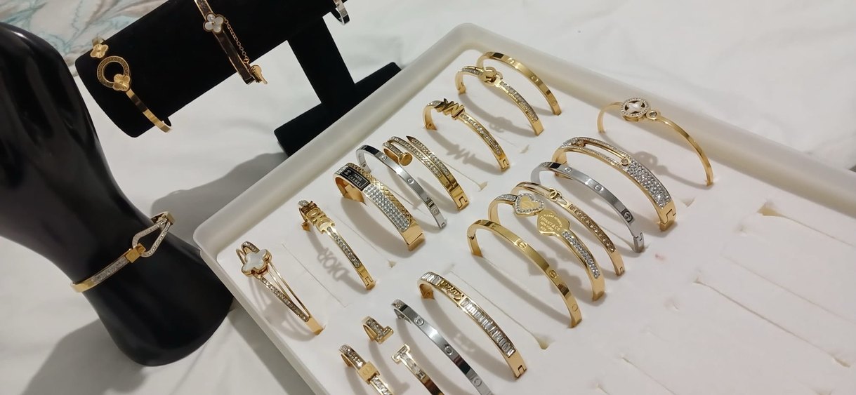 Işıltılı Minimalist Altın Bilezik - Görsel 2