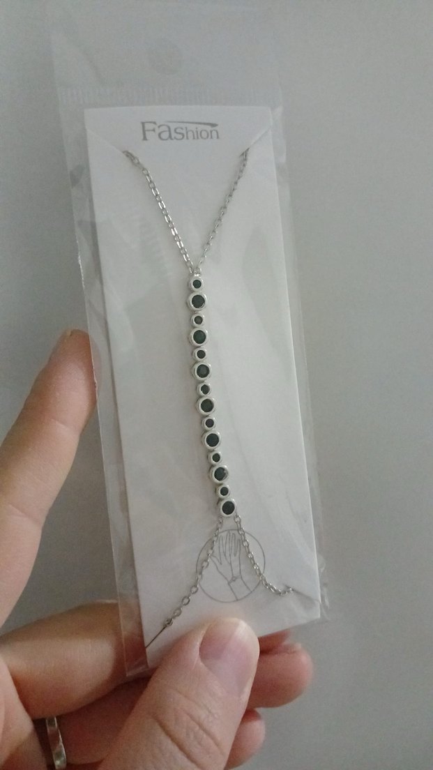 Minimalist Zincir Detaylı Kadın El Zinciri - Görsel 3