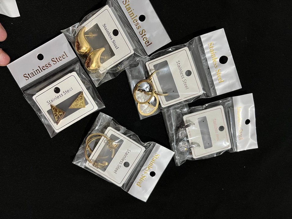 Renkli Payetli Mini Küpeler - Görsel 2