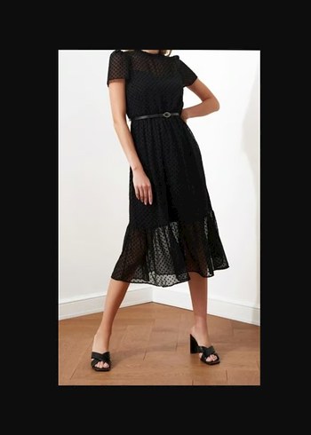 Siyah Puantiyeli Uzun İçten Askılı Kısa Kol Kemerli Elbise - Görsel 2