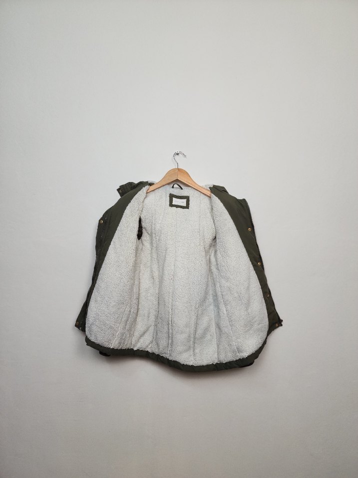 Düğmeli Kapüşonlu Kadın Mont - Görsel 5