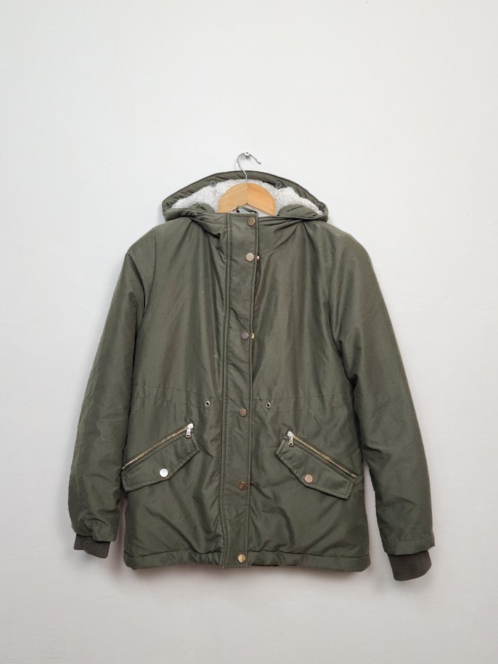 Düğmeli Kapüşonlu Kadın Mont - Görsel 2