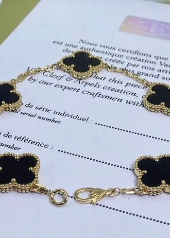 Altın Renkli Zincir Detaylı Çiçek Bileklik - Görsel 2