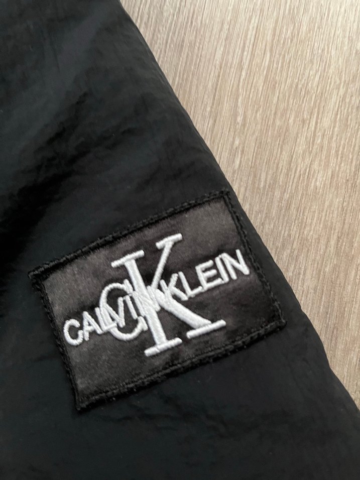 Calvin Klein yağmurluk - Görsel 4