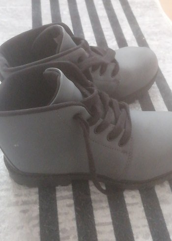 Gri Erkek Bağcıklar - Gotik Sokak Stili 34 numara - Görsel 2