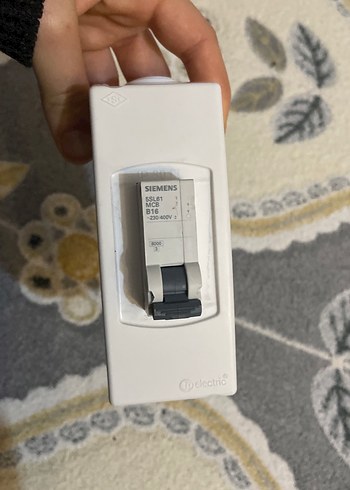 Siemens B16 Mini Devre Kesici 230-400V Beyaz - Görsel 3