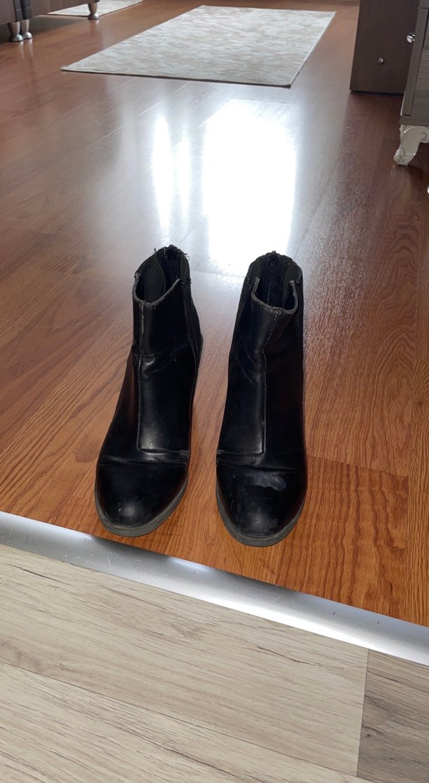 Siyah Deri Goth Kadın Bot - Görsel 2