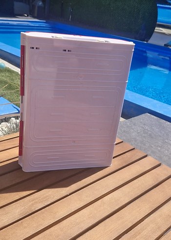 Kırmızı Barbie Oyuncak Bebek Dolabı - Görsel 2