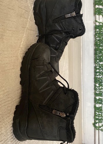 Siyah Kürklü Erkek Bot - Görsel 3