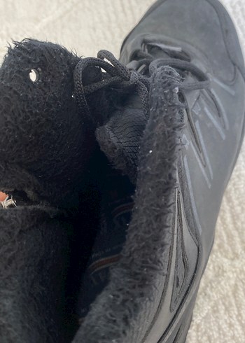 Siyah Kürklü Erkek Bot - Görsel 2