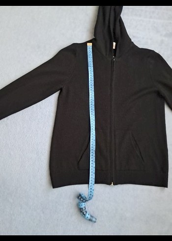 Siyah kapüşonlu triko erkek çocuk - Görsel 3