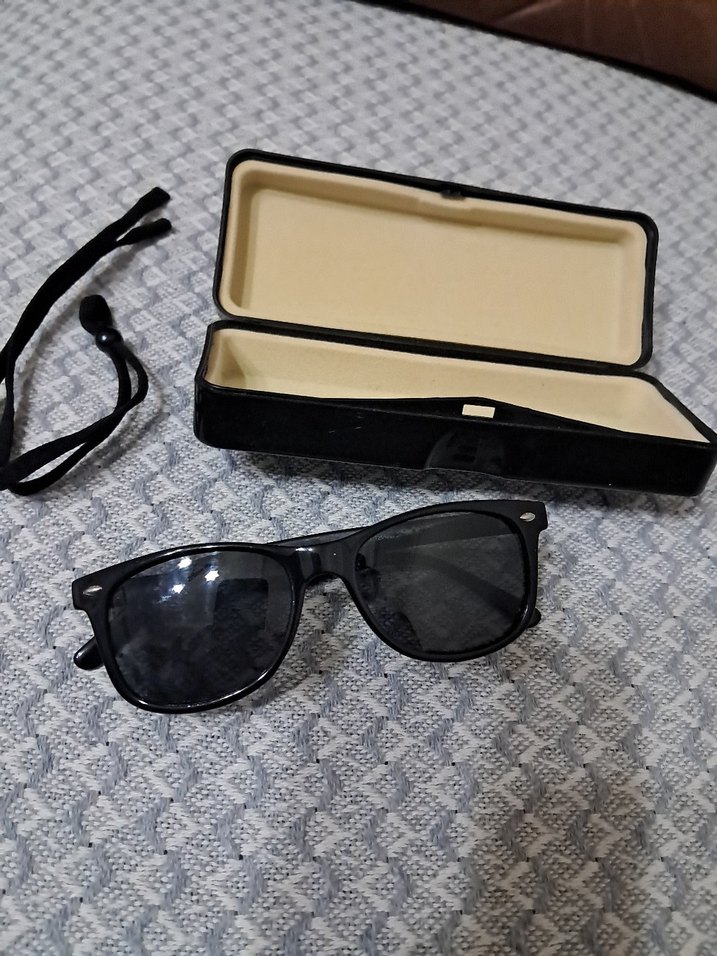 Parlak Siyah erkek çocuk Gözlüğü - Görsel 2