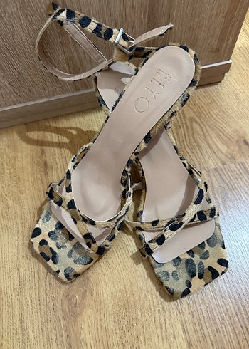 Bej Leopar Desenli Topuklu Sandalet - Görsel 2