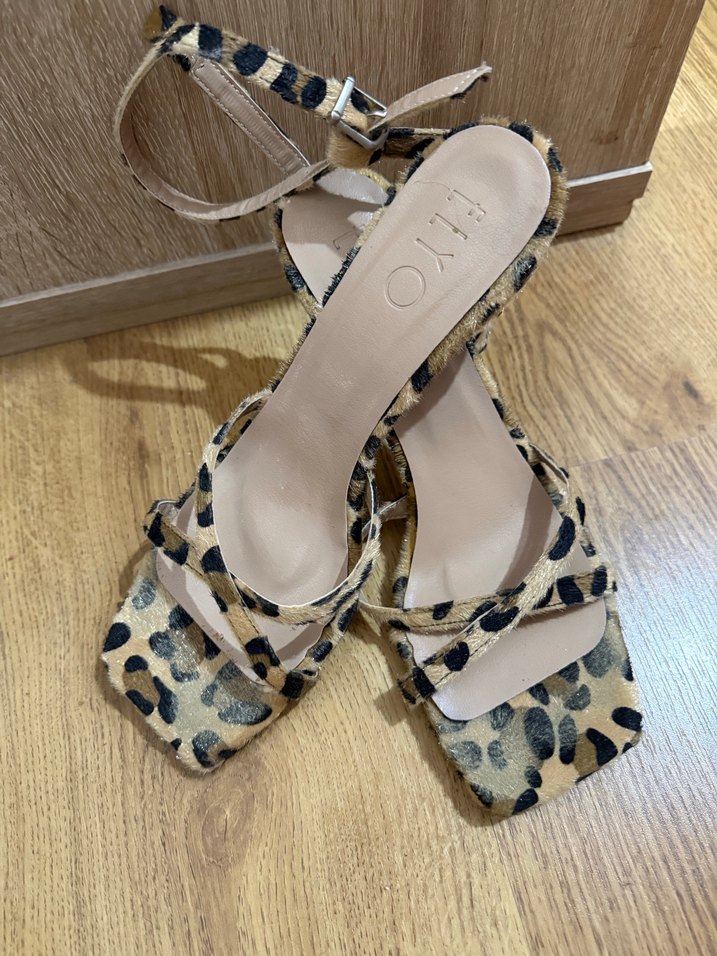 Bej Leopar Desenli Topuklu Sandalet - Görsel 2