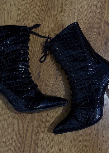 Ayakkabı dünyası 38