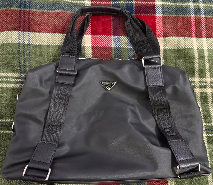 Prada Siyah Parlak Fermuarlı Çanta - Görsel 2