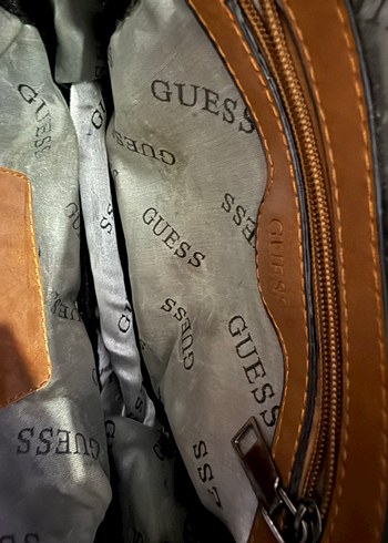 Guess Baskılı Kahverengi Deri Sırt Çantası - Görsel 3