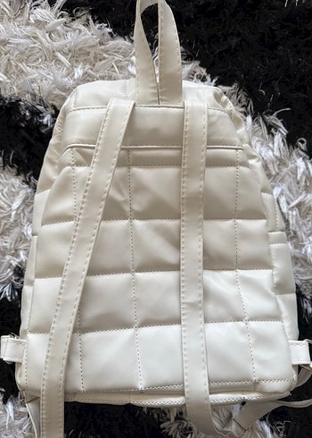 Beyaz Deri Fermuarlı Sırt Çantası - Görsel 2