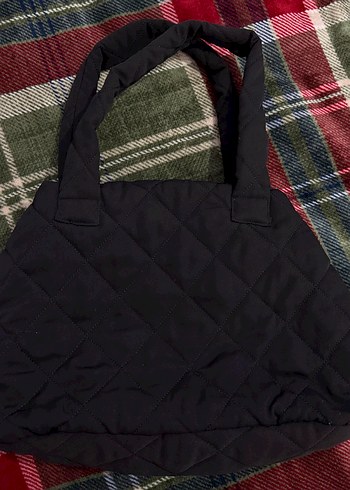 Siyah çanta - Görsel 2