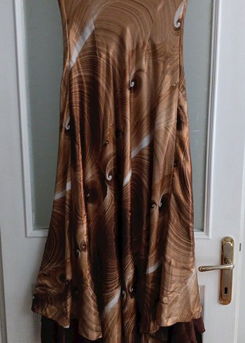 Kahverengi Parlak Drapeli Uzun Kadın Elbise - Görsel 3