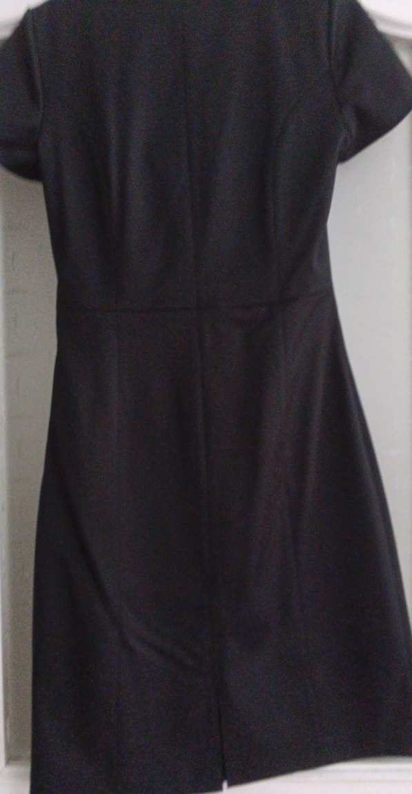 V Yaka Kısa Kollu Siyah Midi Elbise - Görsel 5