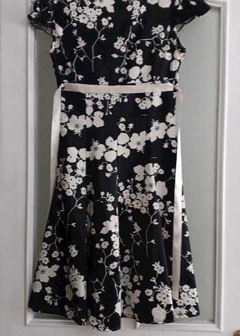 V Yaka Drapeli Midi Elbise Siyah Beyaz - Görsel 3