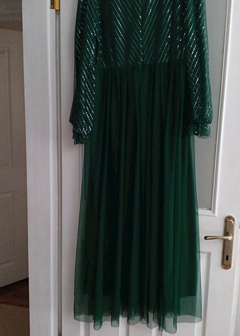 Yeşil Uzun Taşlı Elbise İsteyenler için Kemeri de vardır - Görsel 3